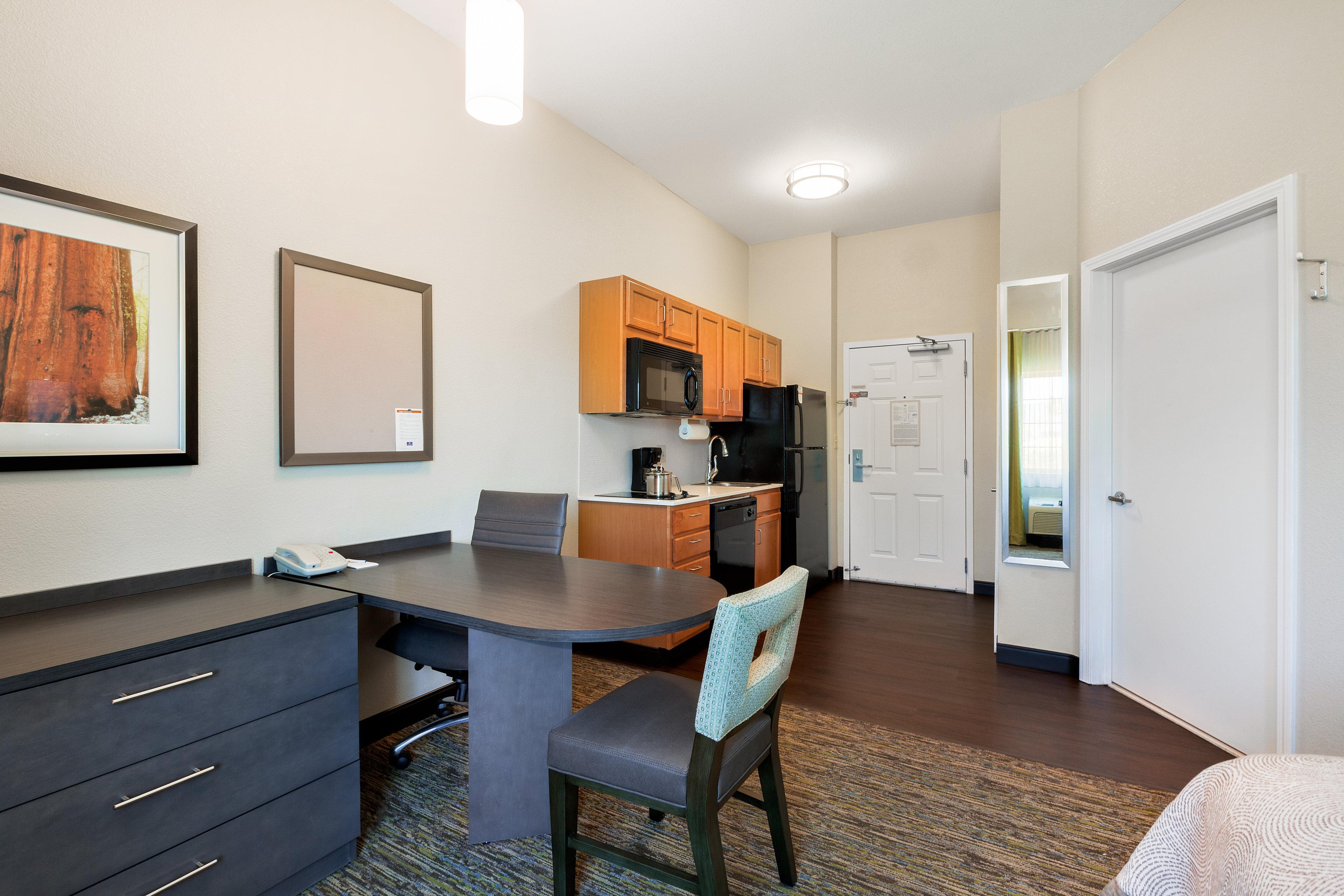 Candlewood Suites Medford By Ihg Esterno foto