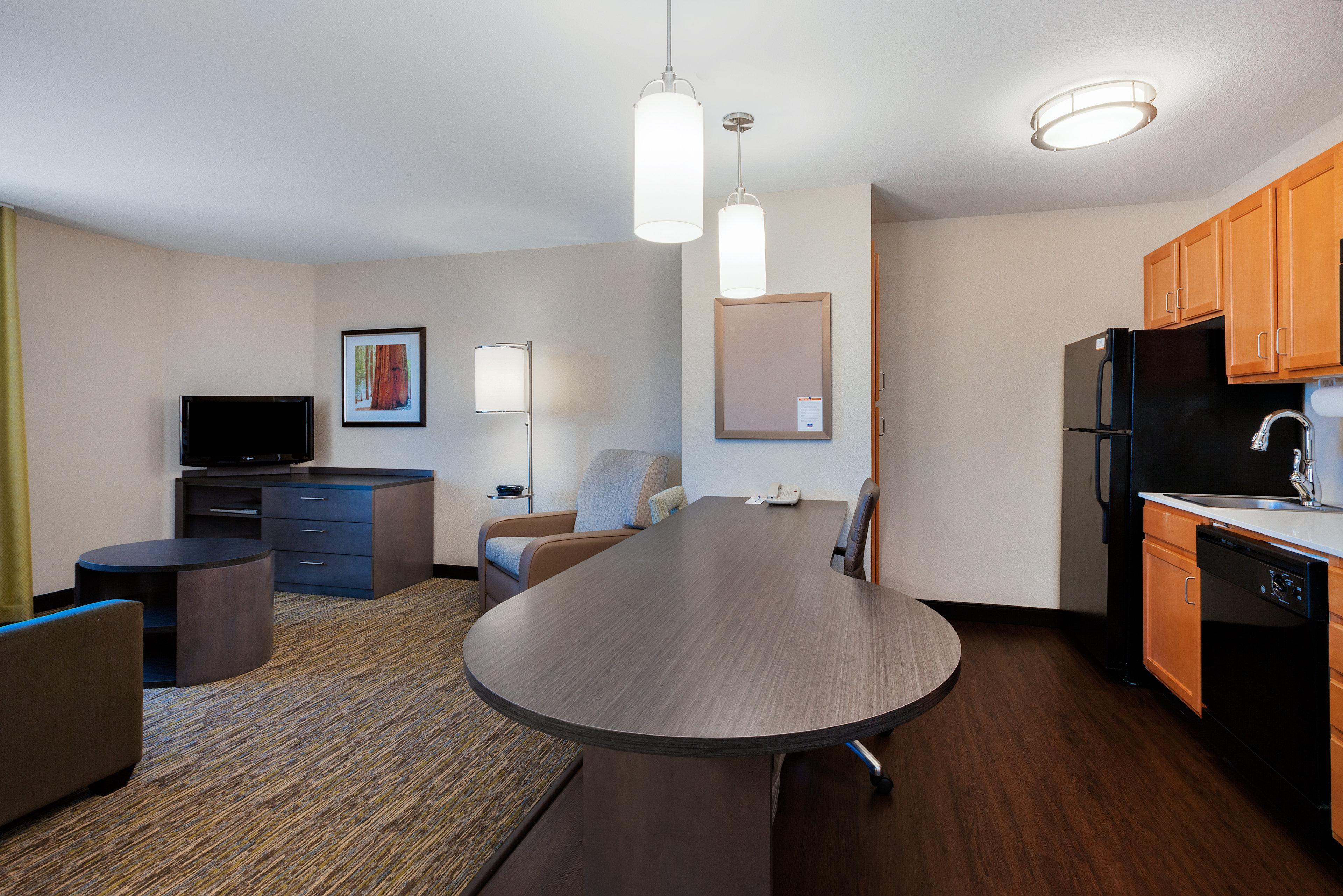 Candlewood Suites Medford By Ihg Esterno foto