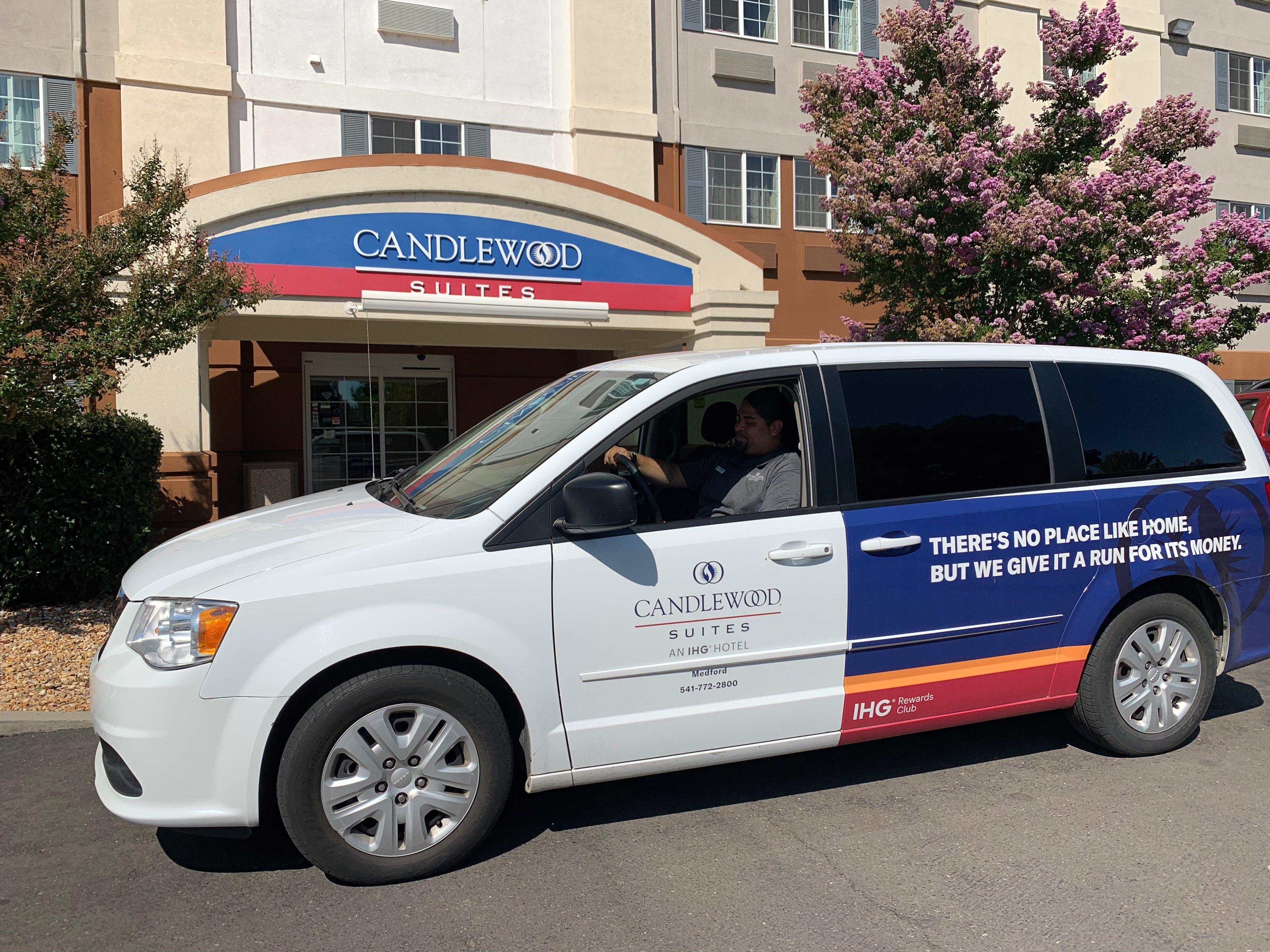 Candlewood Suites Medford By Ihg Esterno foto