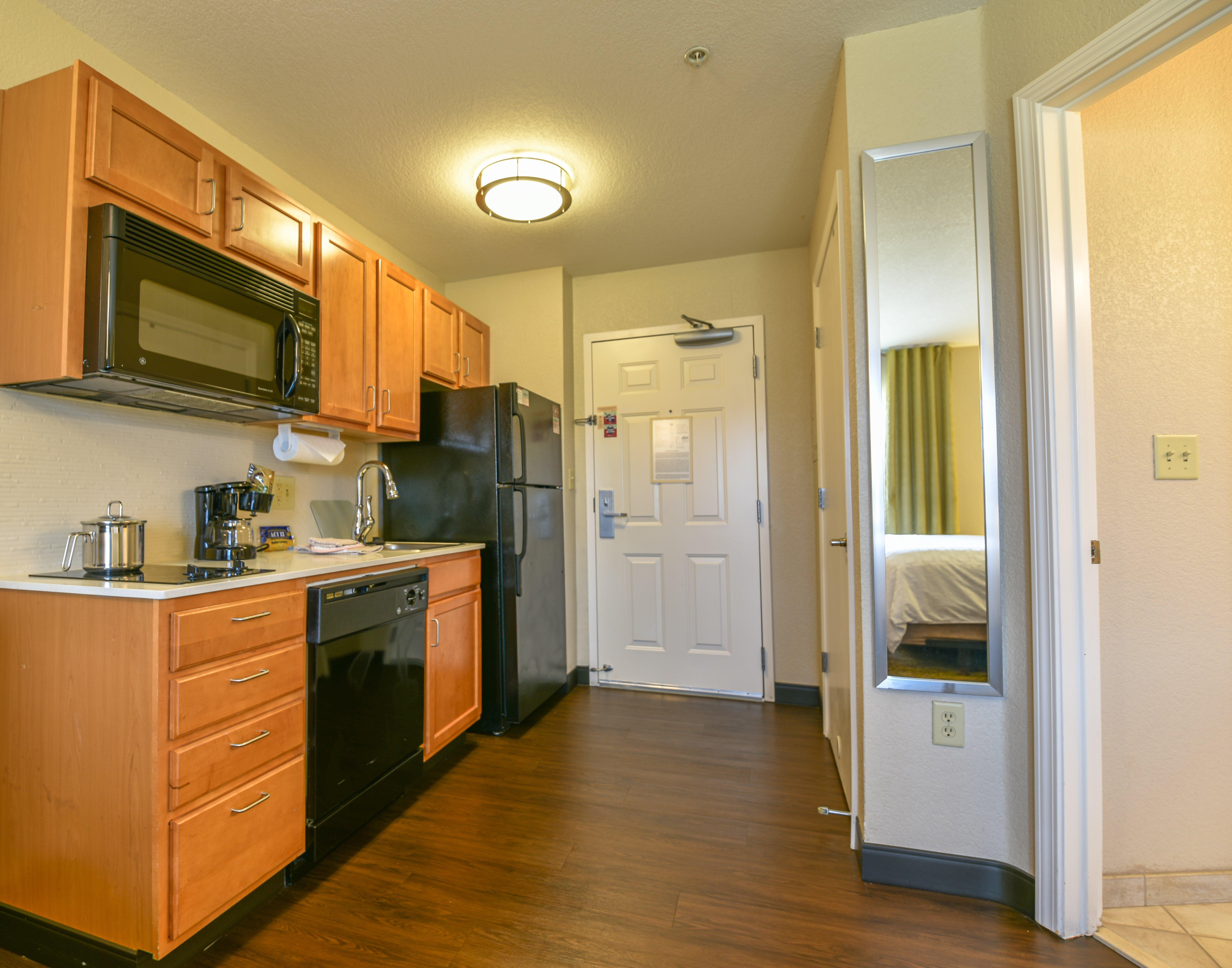 Candlewood Suites Medford By Ihg Esterno foto