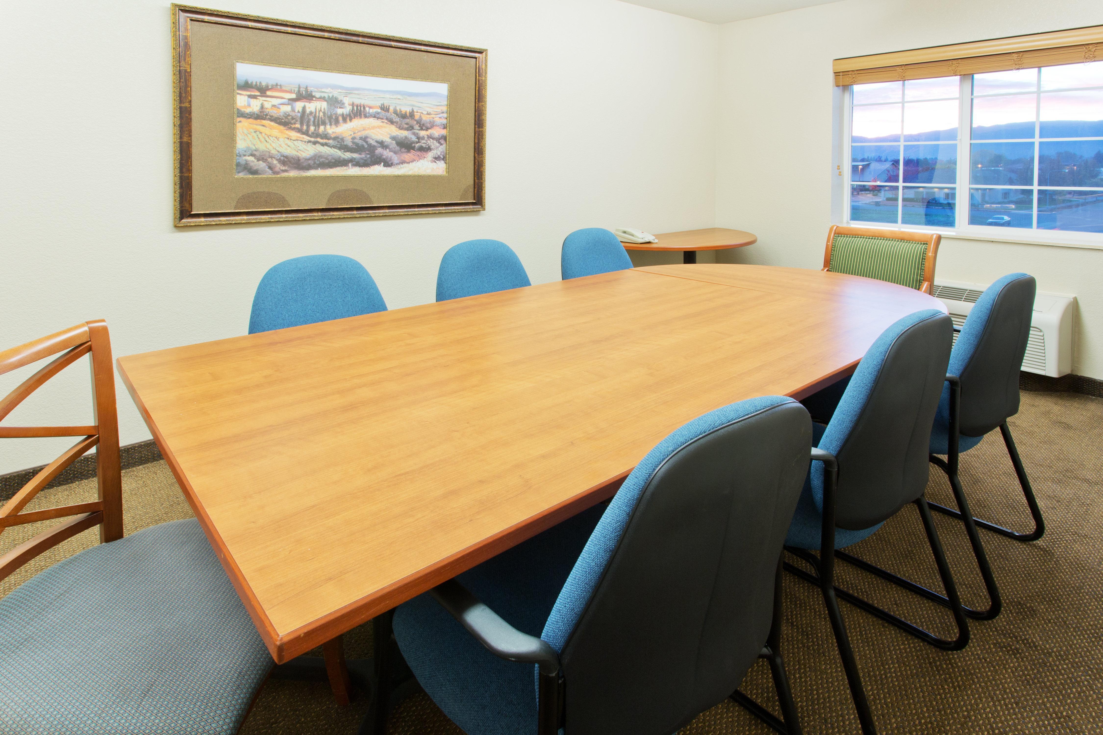 Candlewood Suites Medford By Ihg Esterno foto