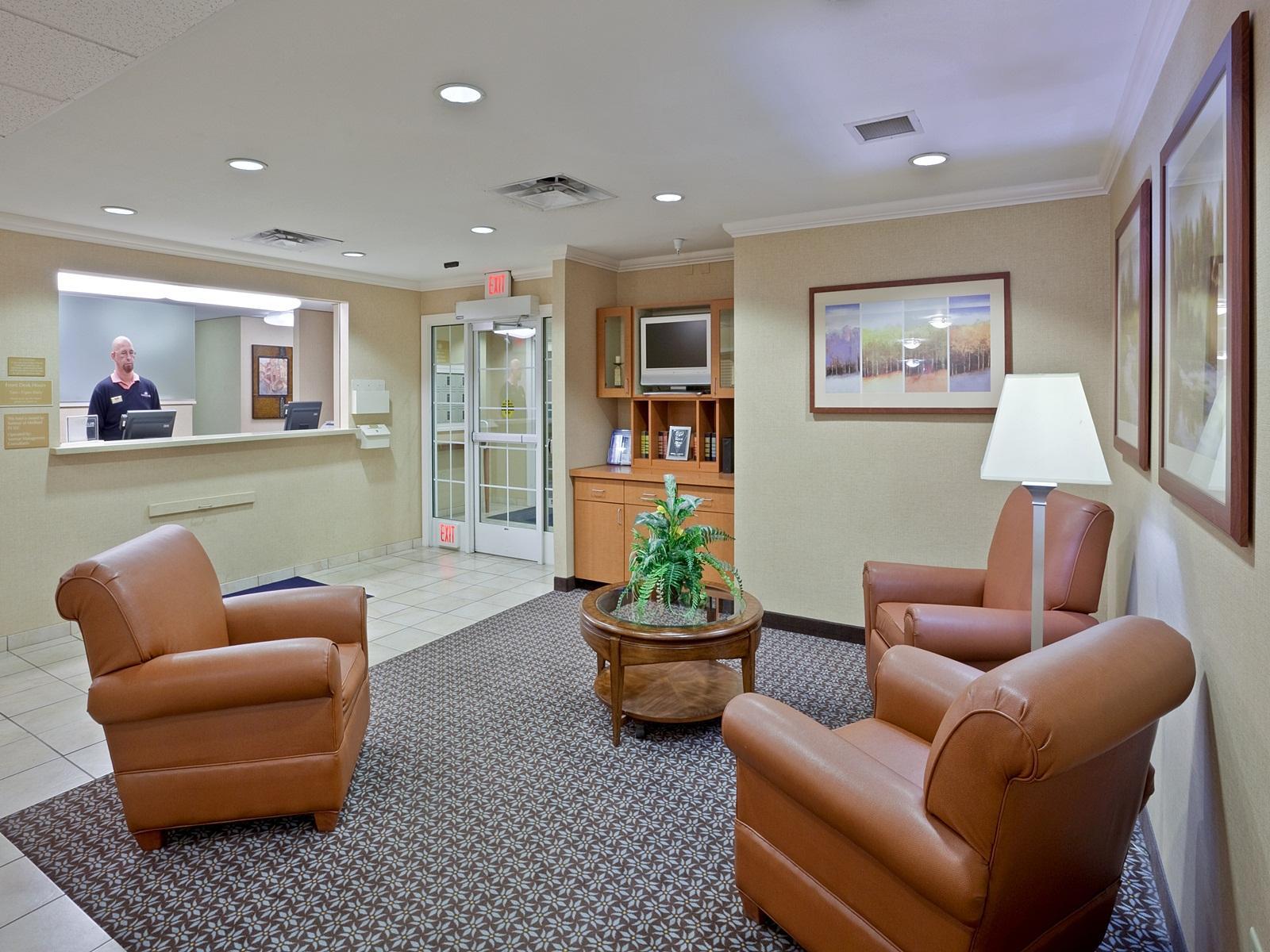 Candlewood Suites Medford By Ihg Esterno foto