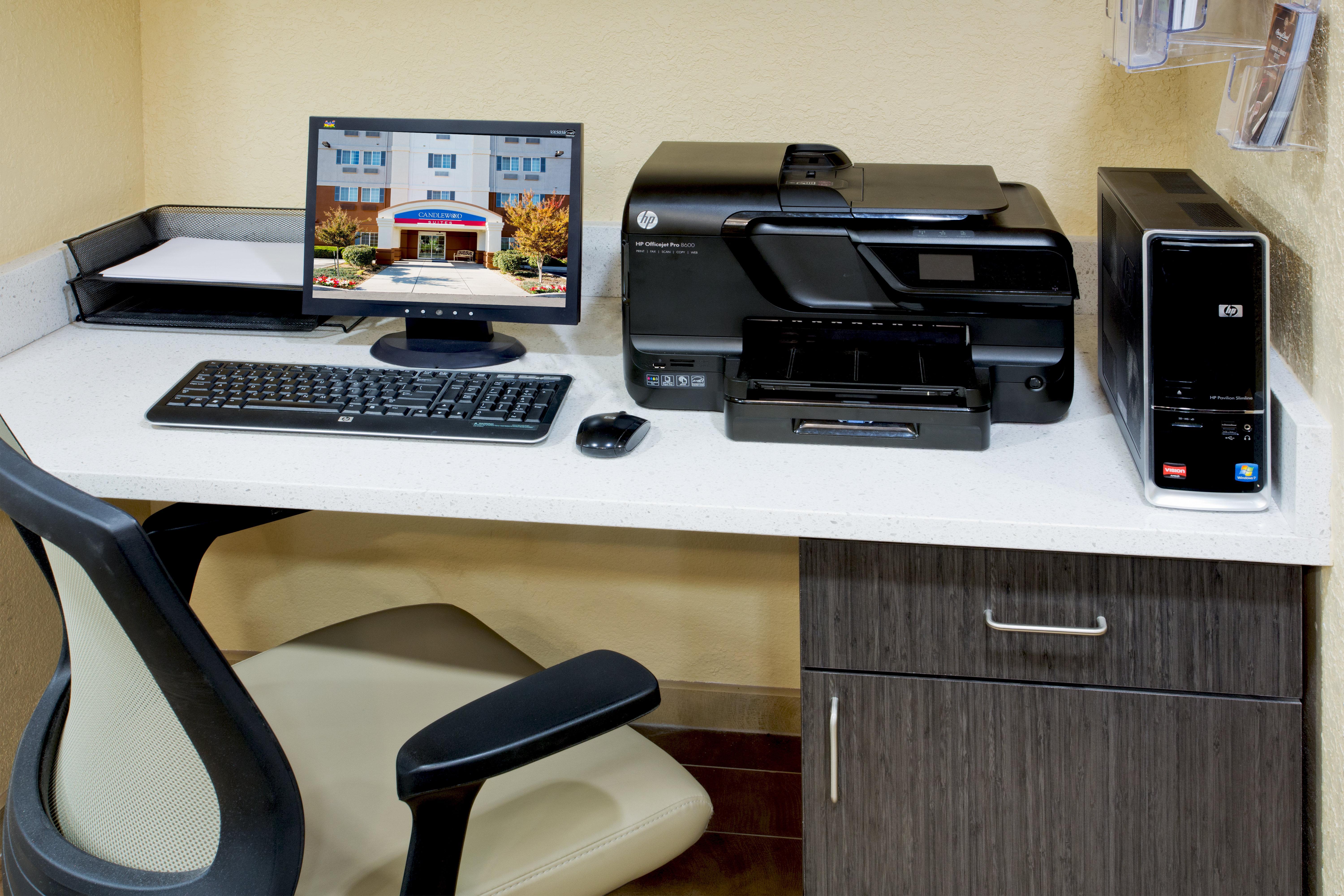 Candlewood Suites Medford By Ihg Esterno foto