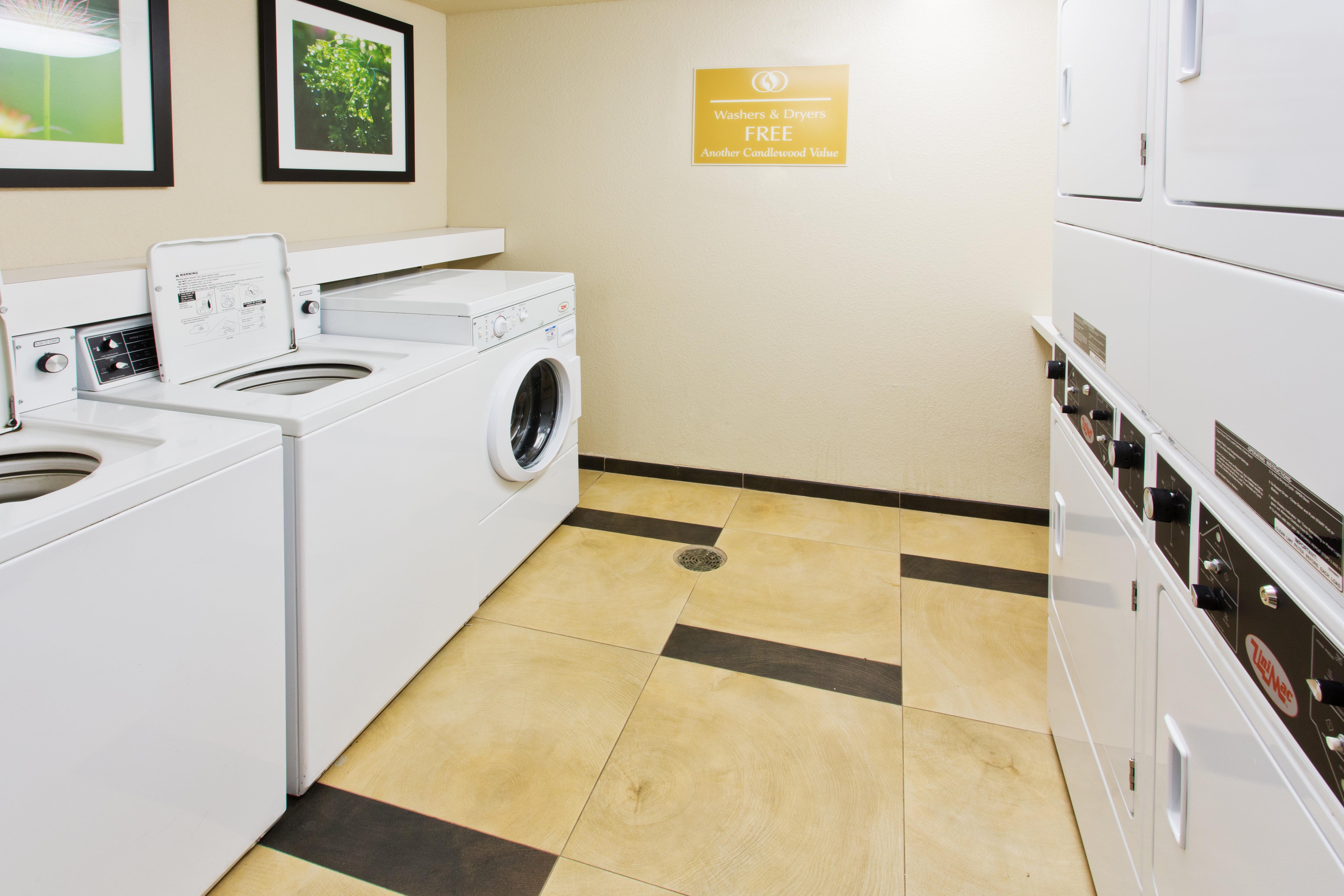 Candlewood Suites Medford By Ihg Esterno foto