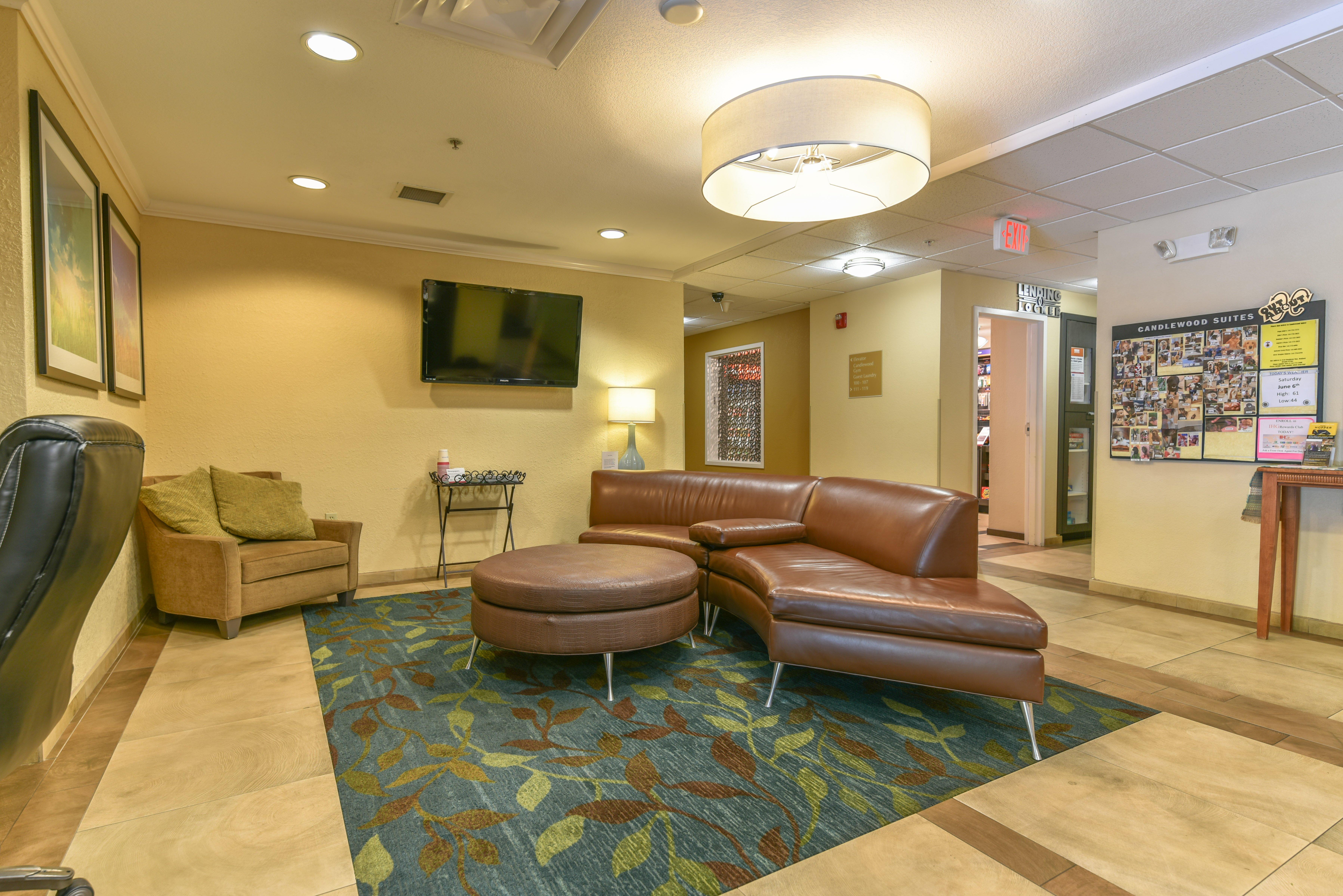 Candlewood Suites Medford By Ihg Esterno foto