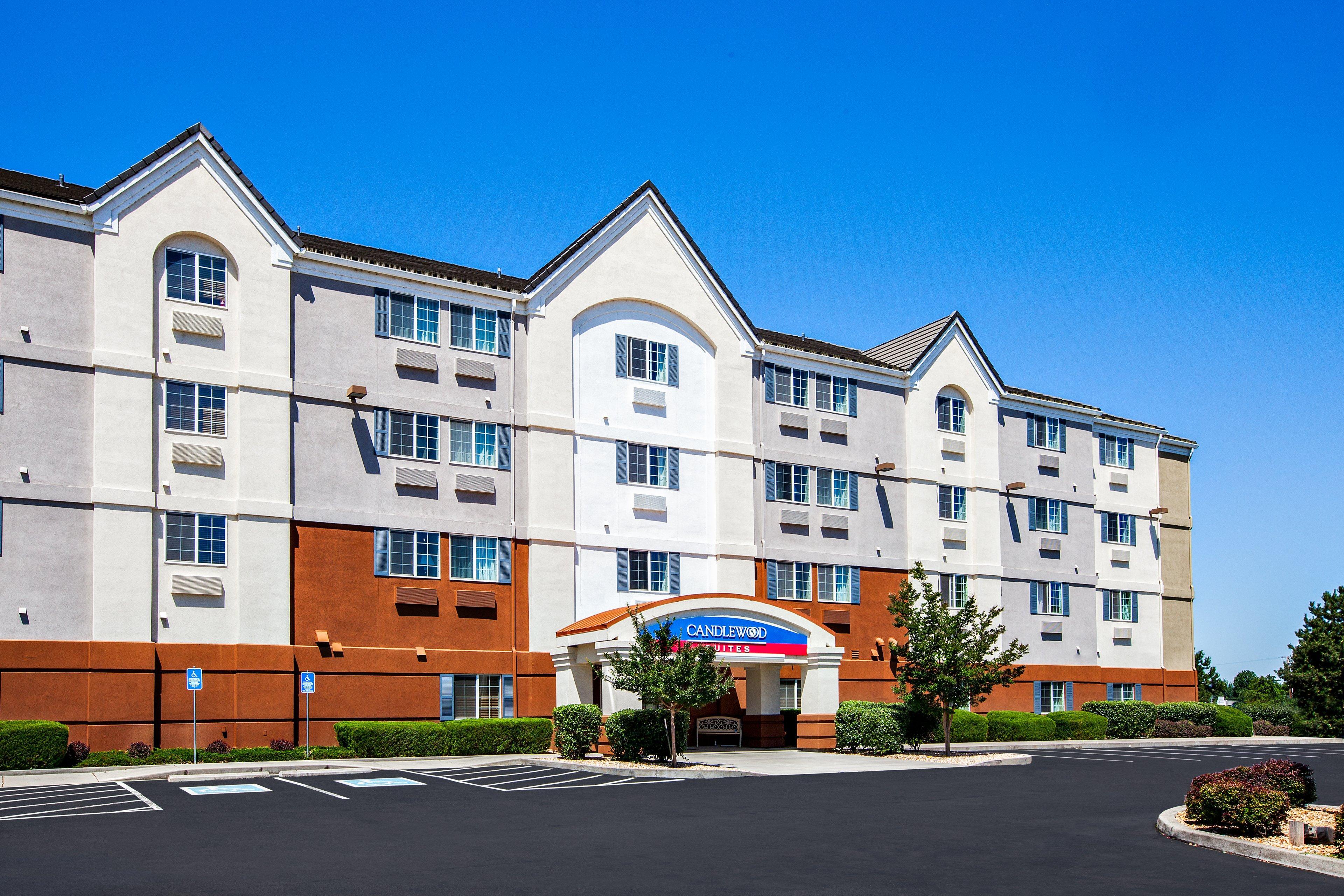 Candlewood Suites Medford By Ihg Esterno foto