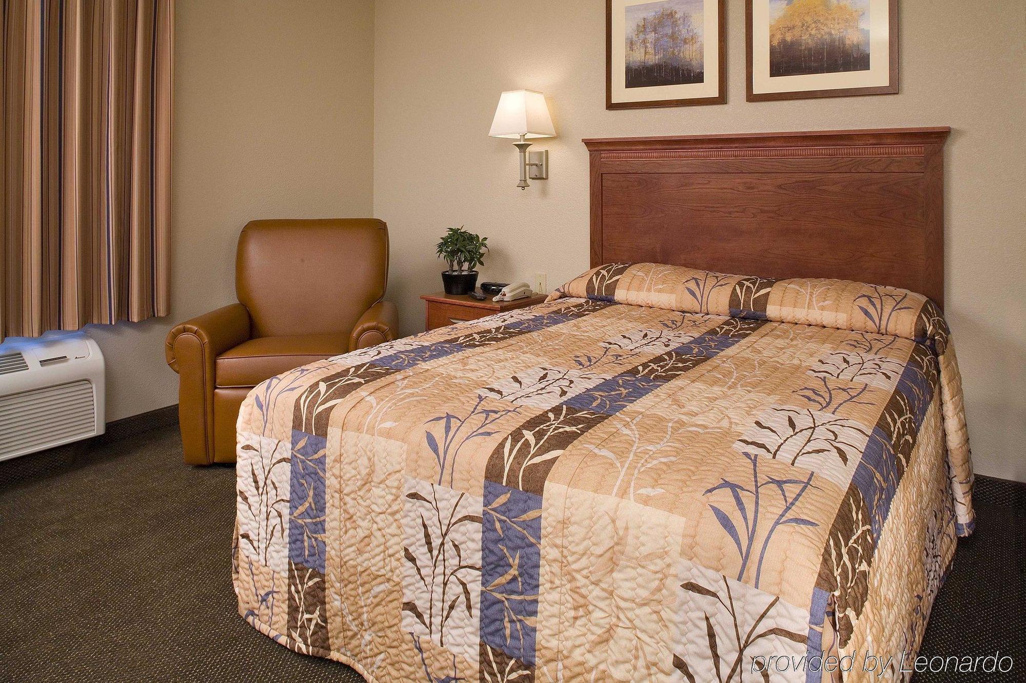 Candlewood Suites Medford By Ihg Esterno foto