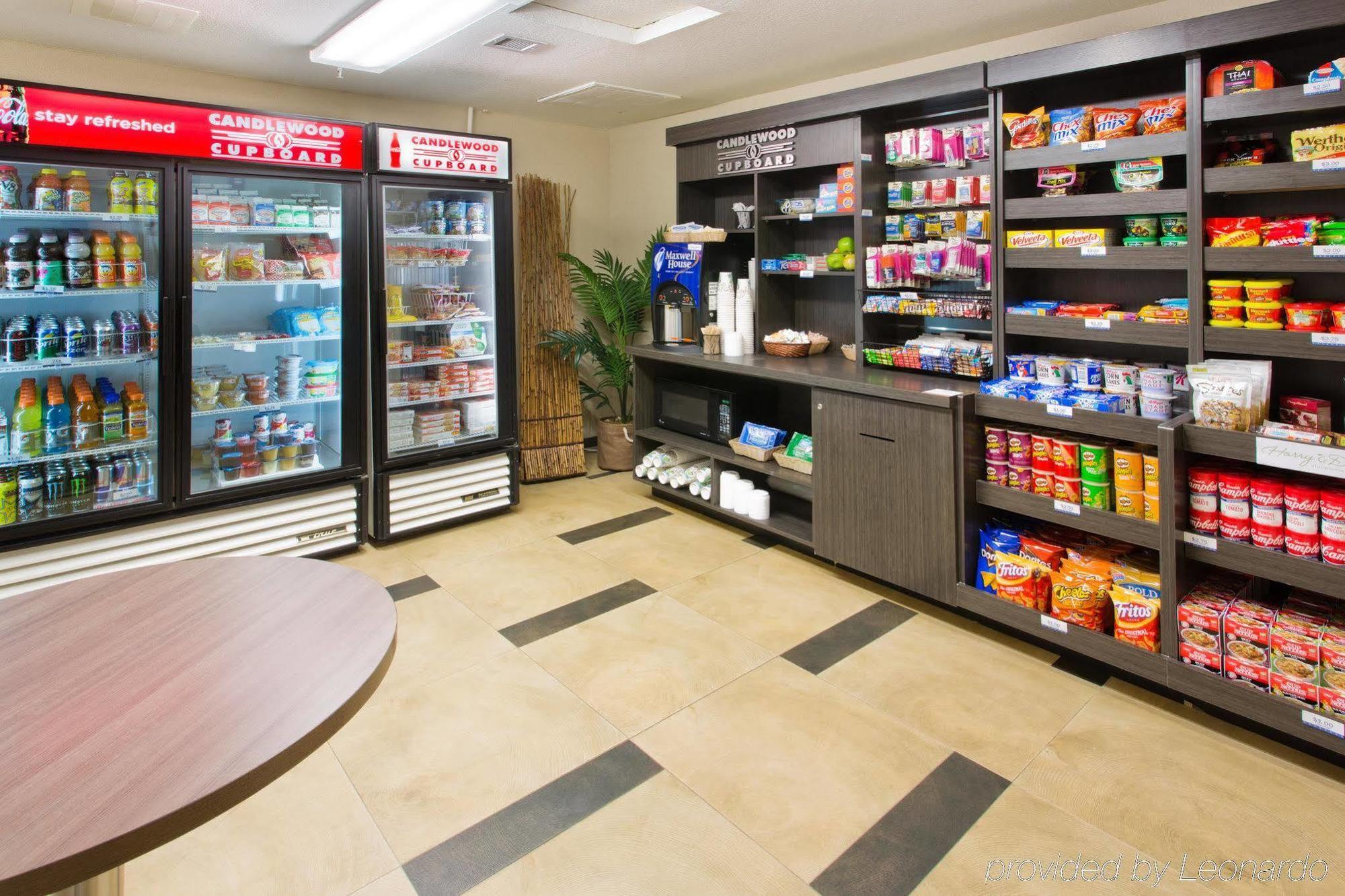 Candlewood Suites Medford By Ihg Esterno foto