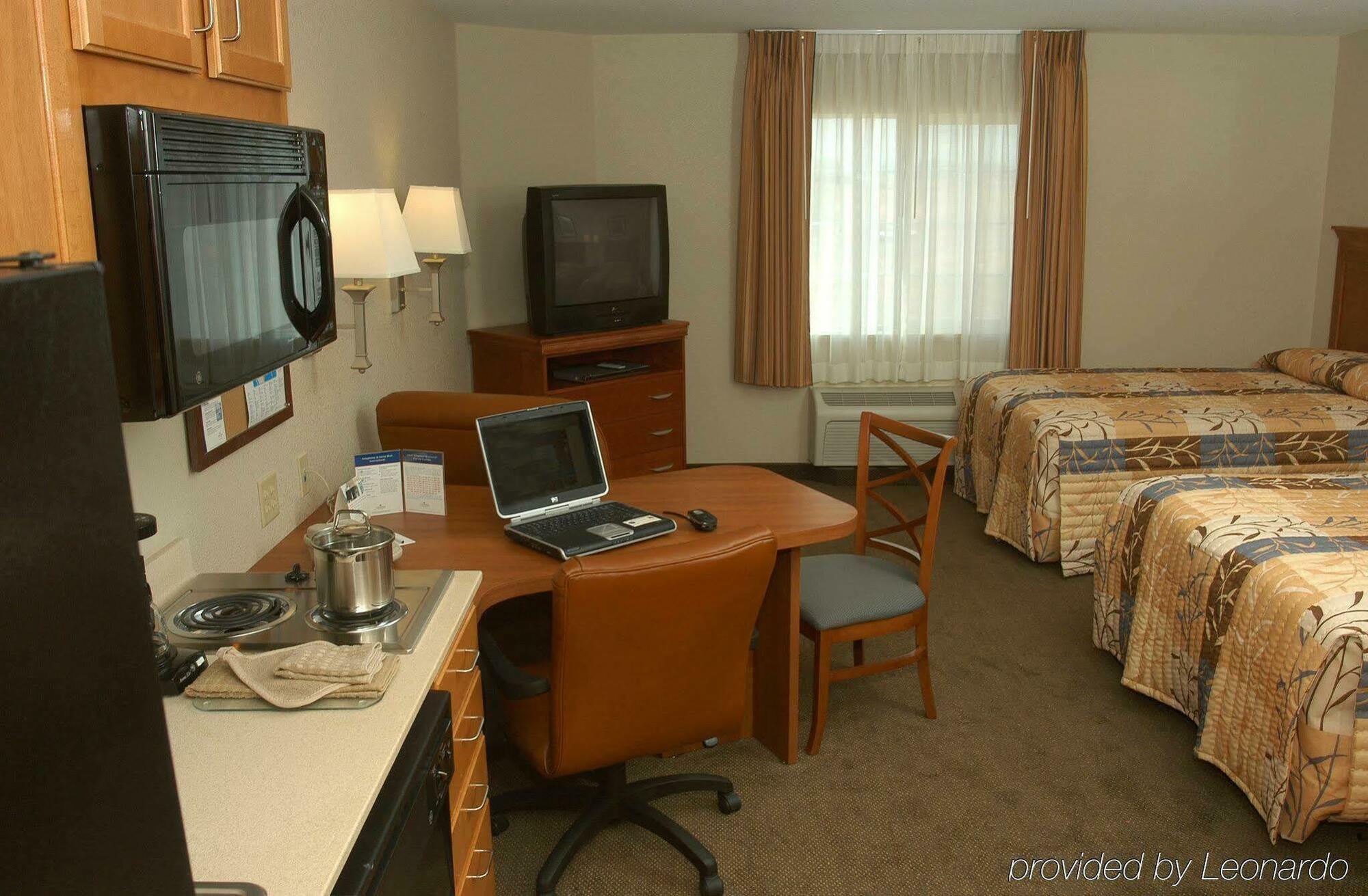 Candlewood Suites Medford By Ihg Esterno foto