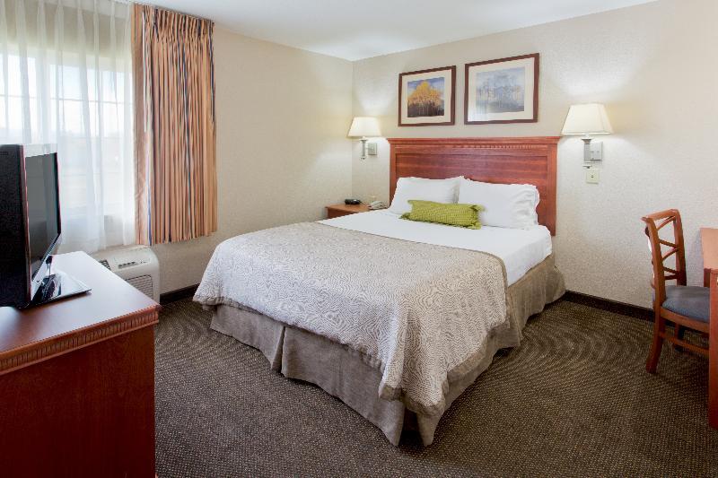 Candlewood Suites Medford By Ihg Esterno foto